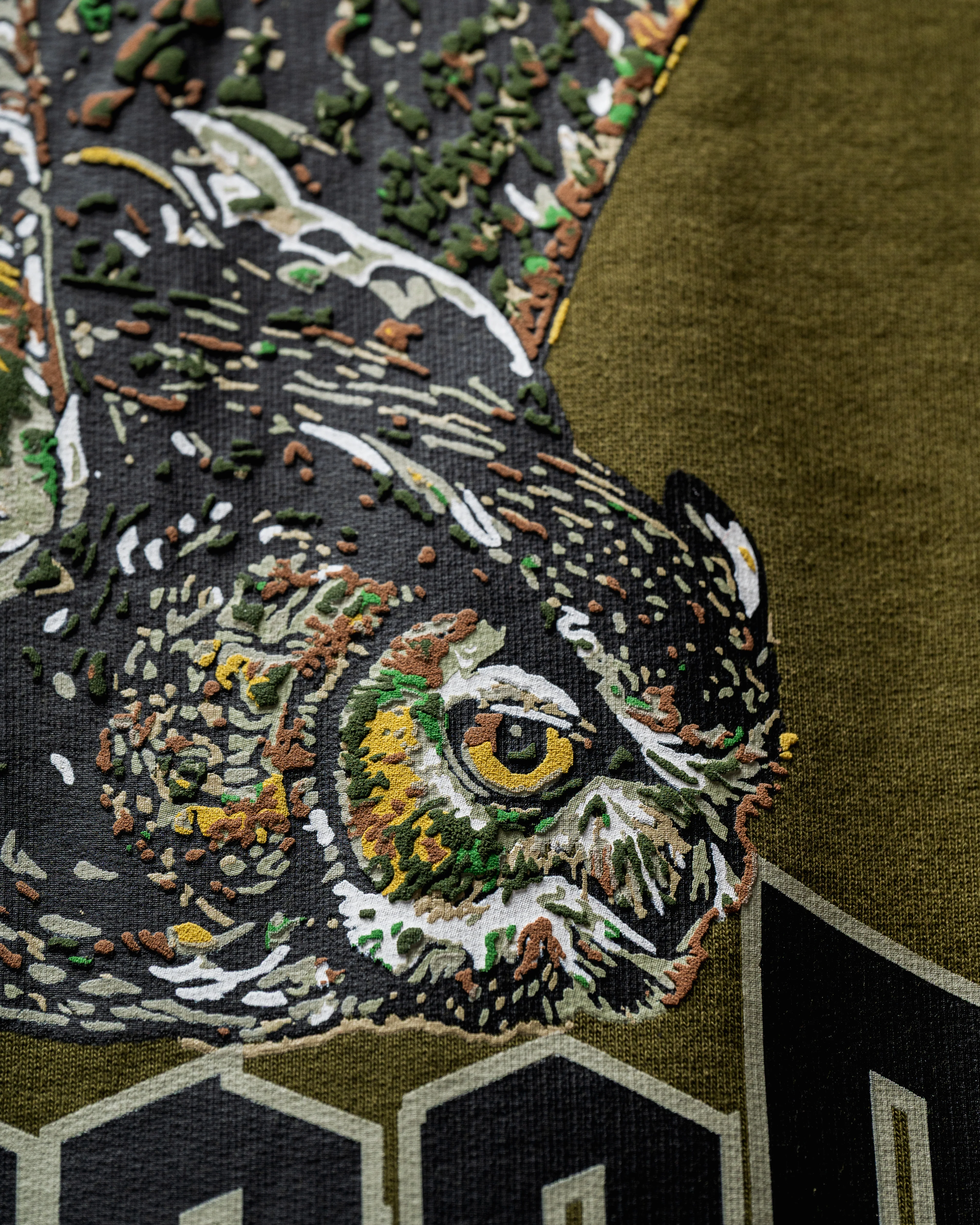Messenger Tee Olive - Image 6
